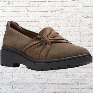 Clarks Women's Calla Style Loafer Flat size 9.5